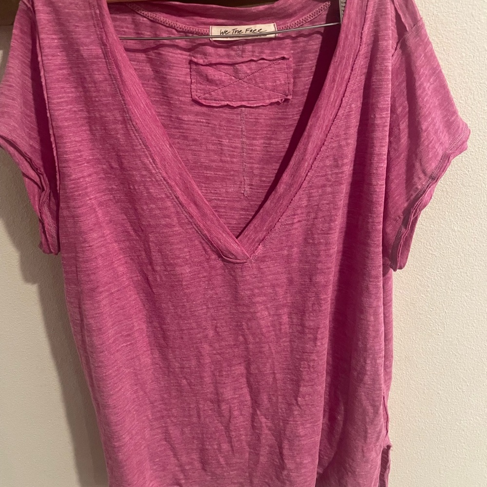 We The Free Bright Pink V-Neck Short Sleeve Tee Size‎ Large - Picture 3 of 6